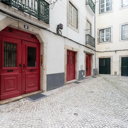 Le Flat | Cais Do Sodre Apartment Lisbon